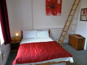 Standard leilighet, 1 soverom | Sengetøy av topp kvalitet, individuelt dekorert og individuelt innredet