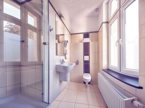 Premium bedding, in-room safe, desk, soundproofing - Hotel Niemcza SPA (Niemcza)
