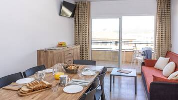 Appartement Standard, 2 chambres | Salle Ă manger