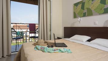 Apartament bàsic, 1 dormitori, cuina | 1 dormitori i matalassos amb encoixinament addicional