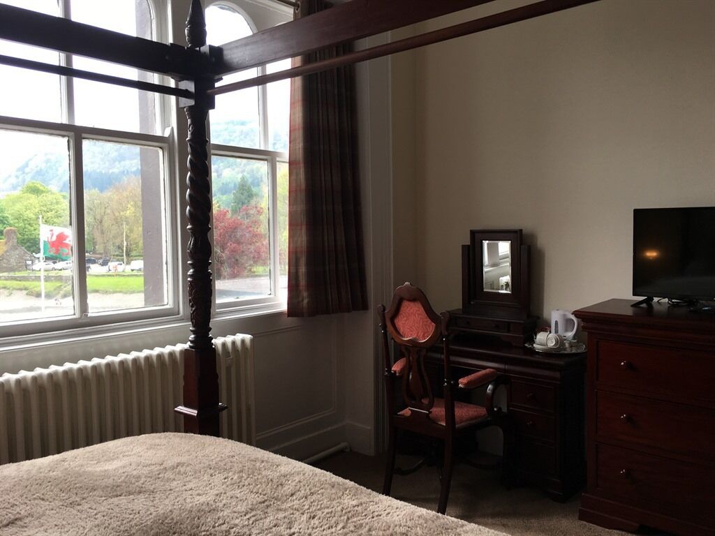 luxury suite, ensuite (room 10 4 poster s/king)