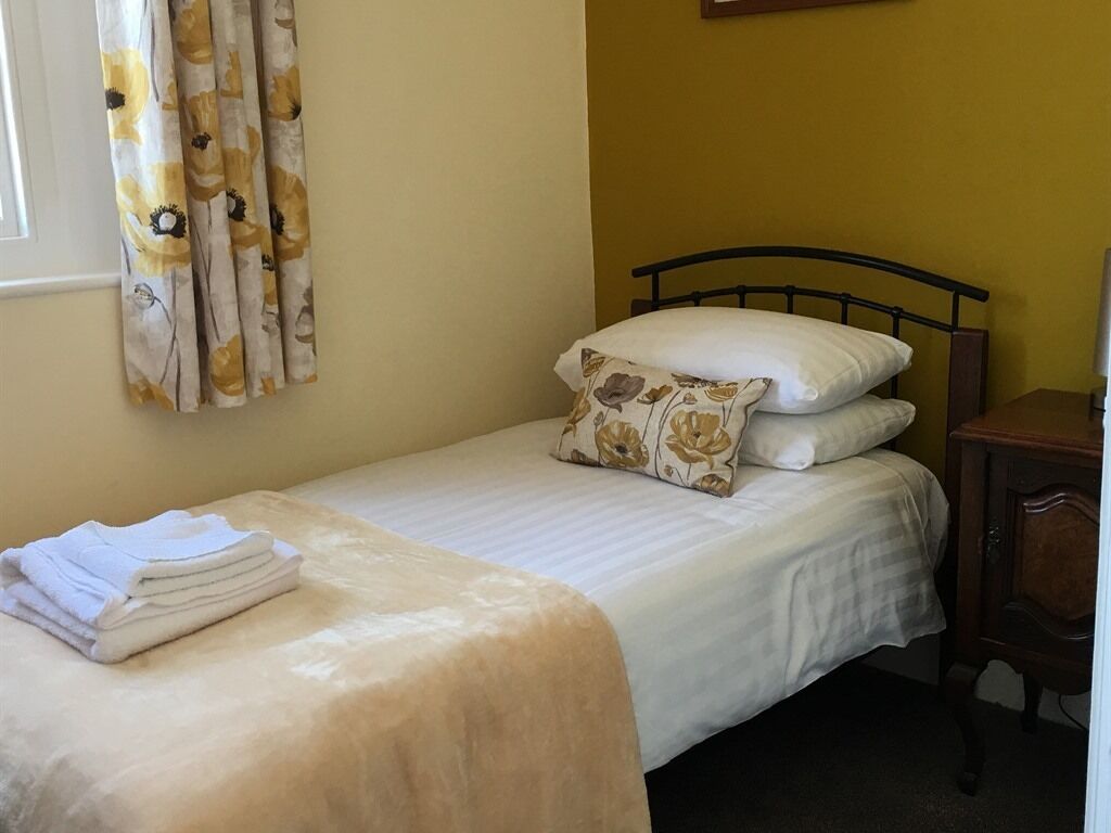 standard suite, ensuite (23)