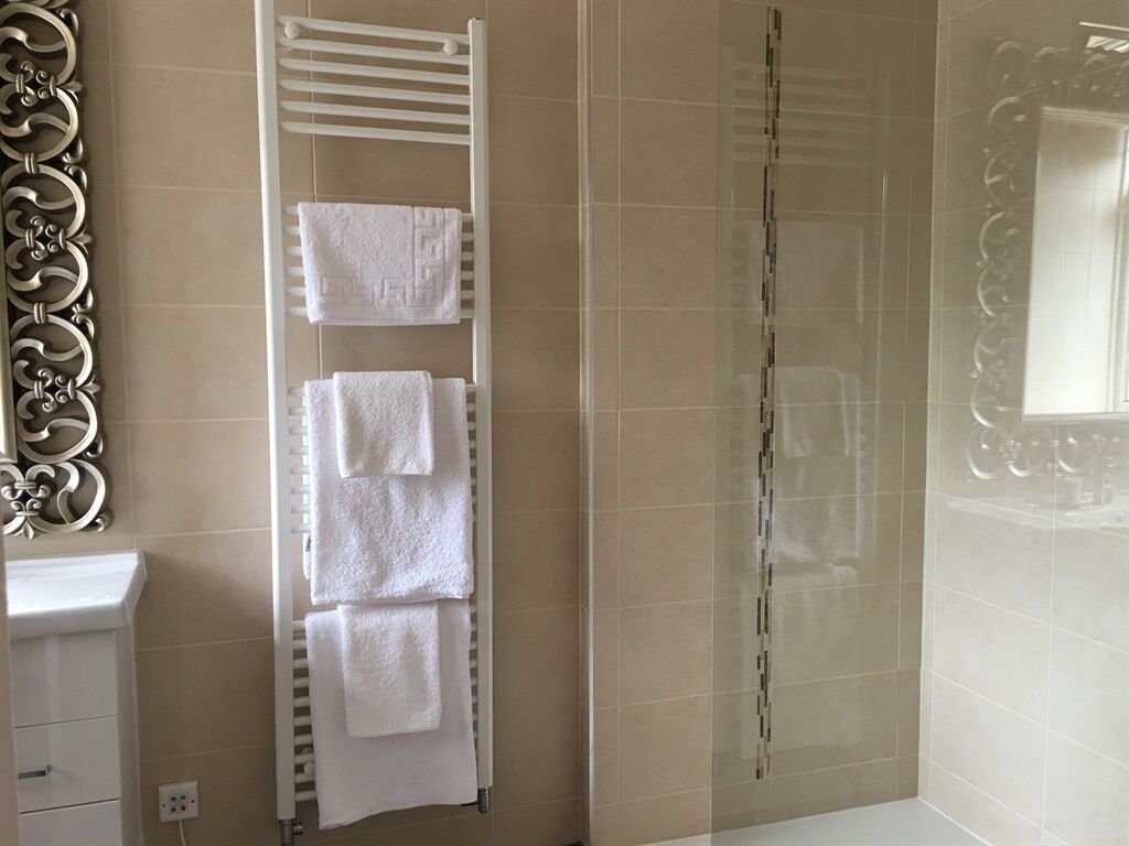 luxury suite, ensuite (room 10 4 poster s/king) | bathroom