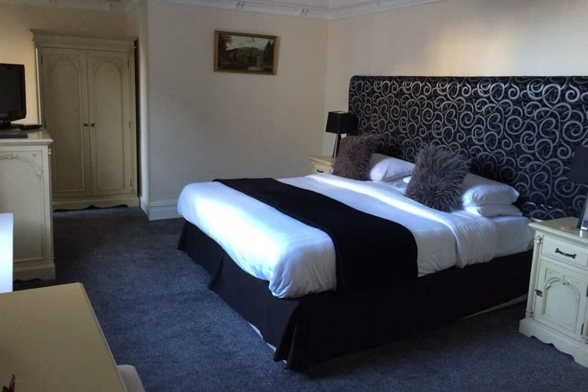 Executive Suite, Ensuite (Room 17)