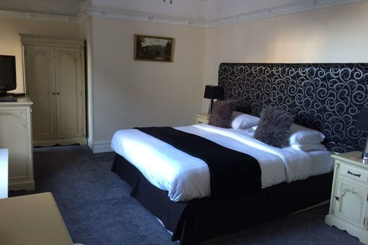 executive suite, ensuite (room 17)