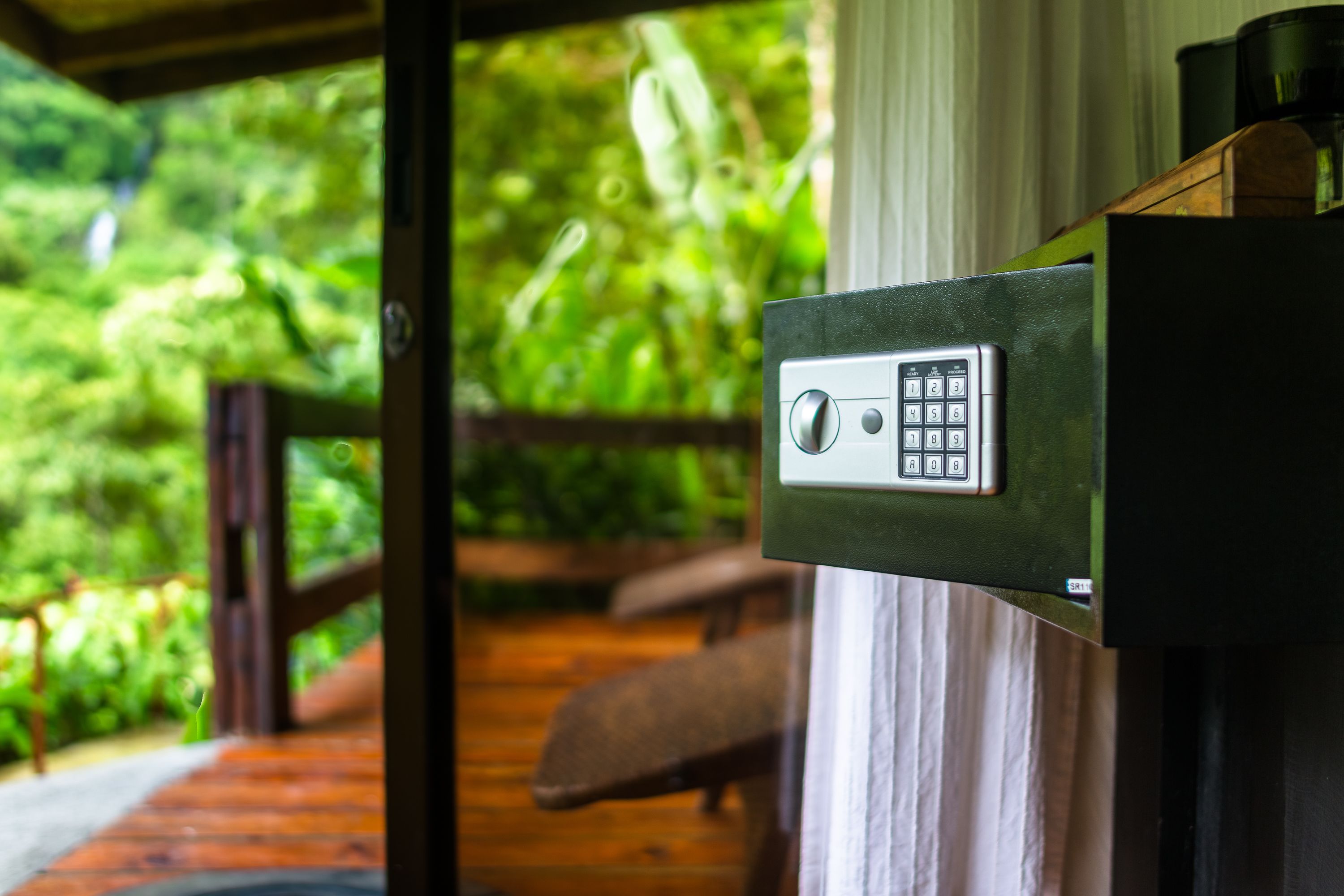 romantic bungalow, 1 king bed, balcony, mountain view | safe