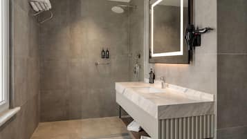 Suite Junior, 1 trĂšs grand lit | Salle de bain