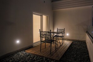 Junior Suite, 1 King Bed | 1 bedroom, premium bedding, minibar, in-room safe - Ramada Encore by Wyndham Konya Karatay (Konya)