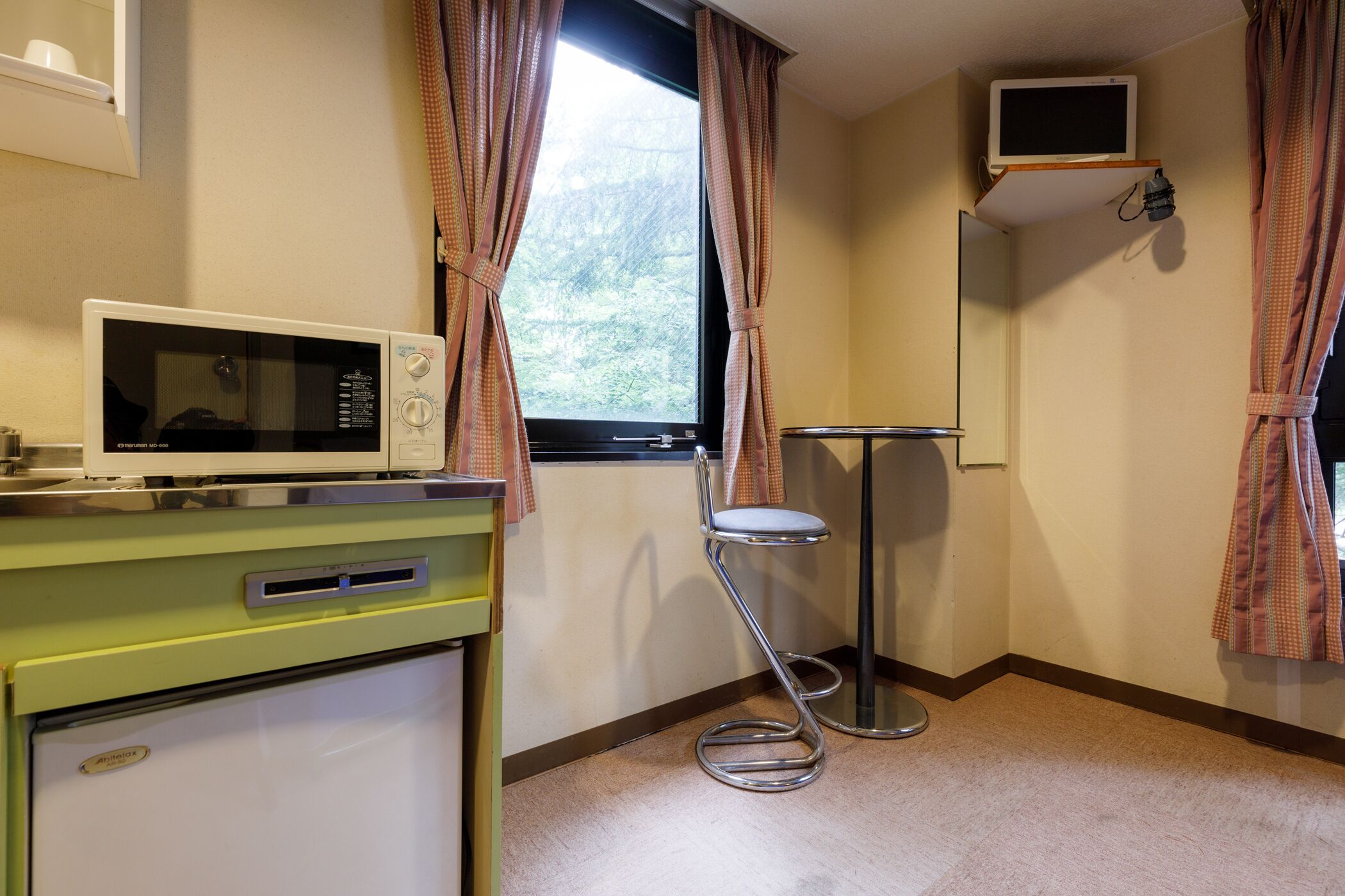 Twin Room, Non Smoking, Private Bathroom | Free WiFi, bed sheets