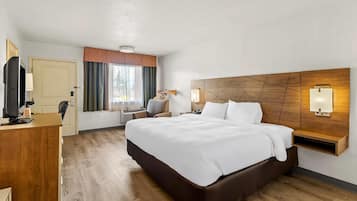 Room, 1 King Bed, Accessible, Non Smoking | Premium bedding, in-room safe, desk, iron/ironing board
