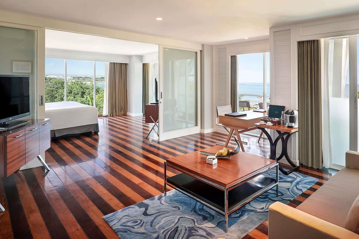 Suite, 1 King Bed (Heritage) | In-room safe, desk, laptop workspace, blackout drapes
