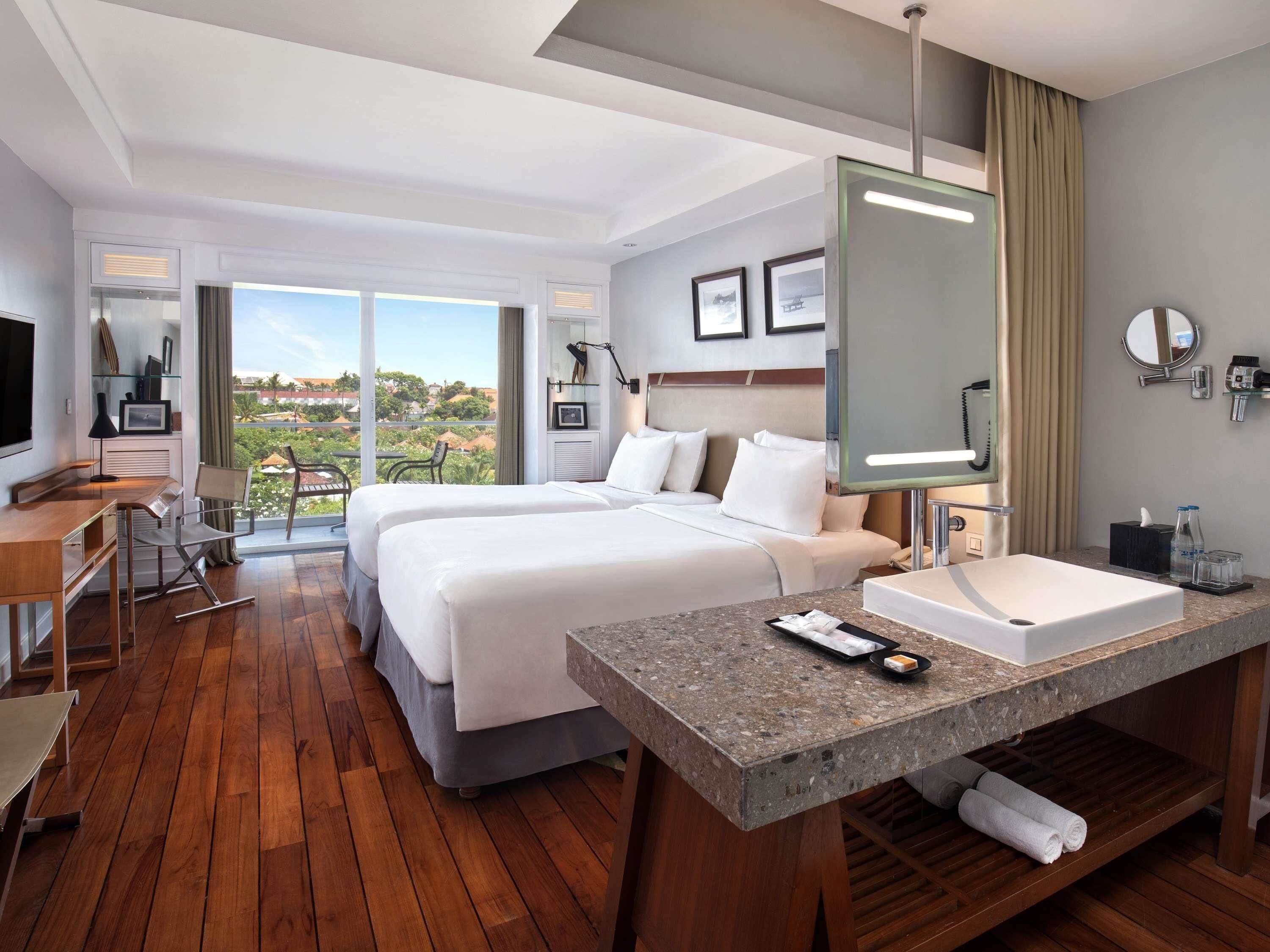 디럭스 트윈룸, 싱글침대 2개, 발코니 | 객실 내 금고, 책상, 노트북 작업 공간, 암막 커튼