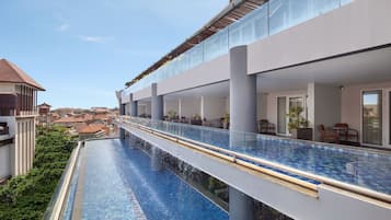 Deluxe szoba, 1 king (extra méretű) franciaágy (Plunge Pool) | 1 hálószoba, széf a szobában és íróasztal