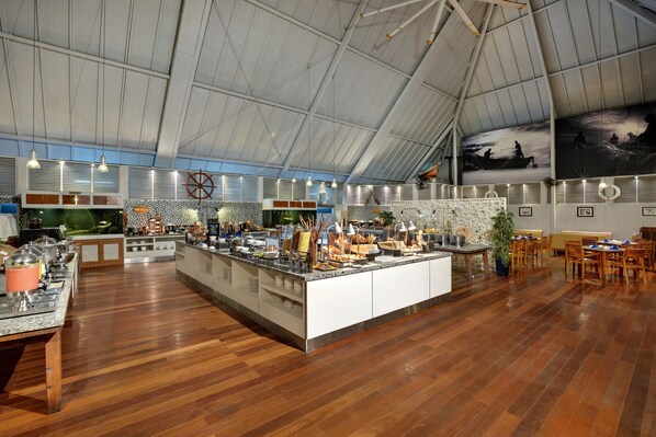 Daily buffet breakfast (IDR 198000 per person)