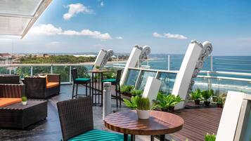 Breakfast served, pool views