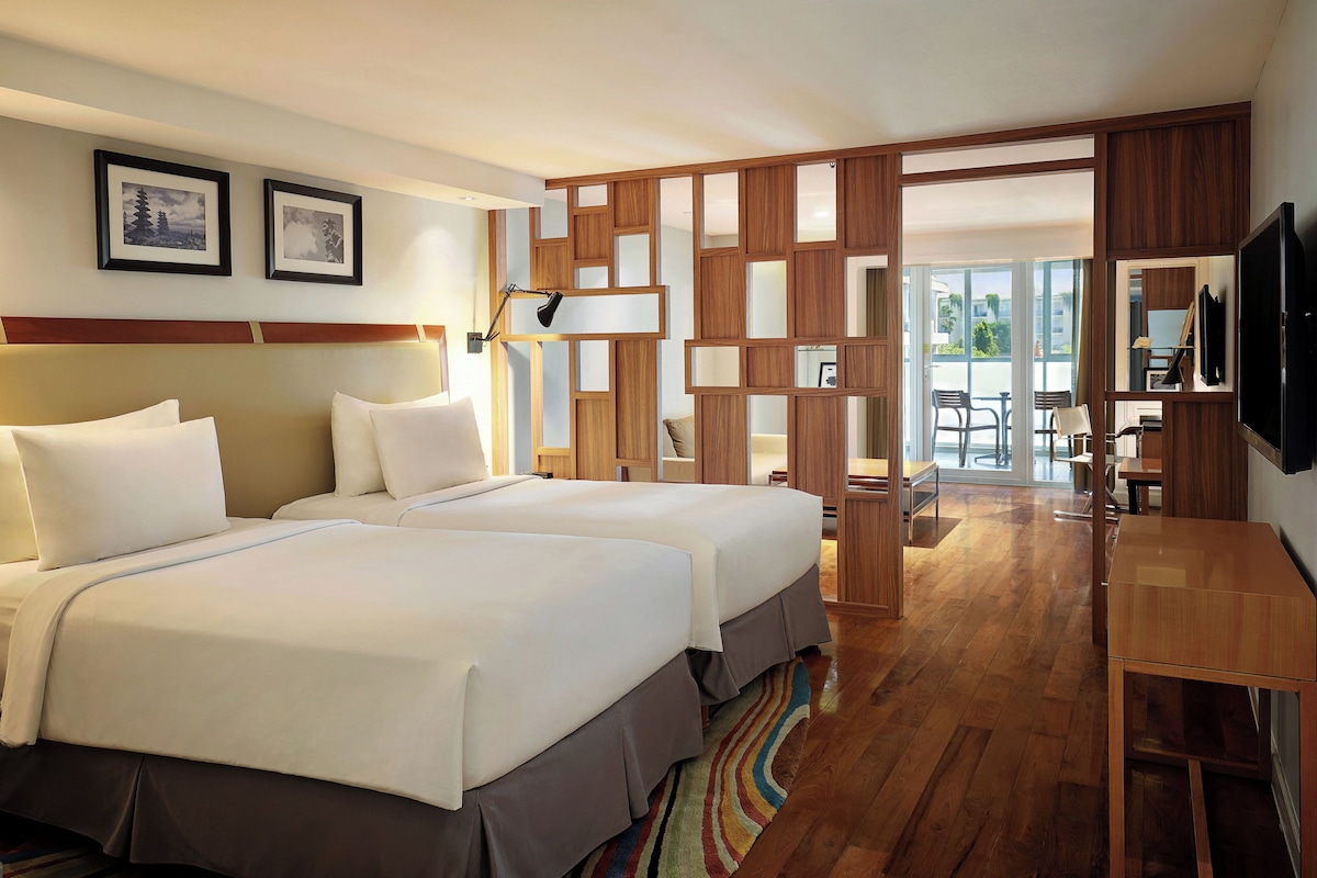 Executive Twin kamer, 1 slaapkamer, balkon (Heritage) | Een kluis op de kamer, een bureau, een laptopwerkplek