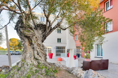 Exterior. Kyriad Perpignan Sud