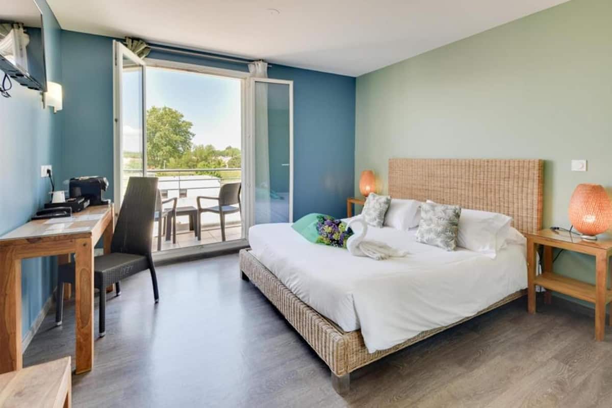 Superior-Zimmer, 1 Doppelbett, Terrasse | Schreibtisch, Verdunkelungsvorhänge, schallisolierte Zimmer