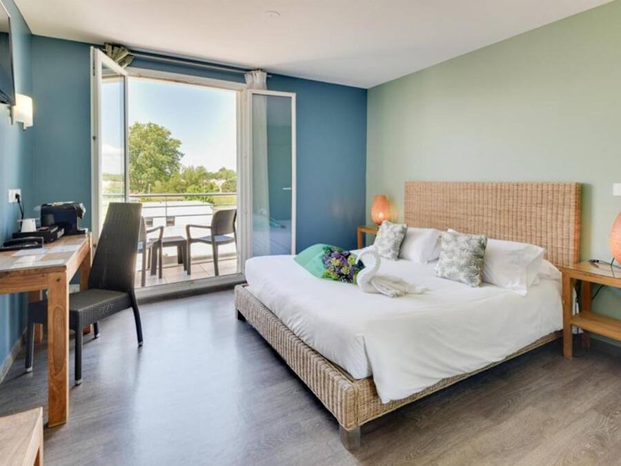 Chambre Supérieure, 1 lit double, terrasse | Literie de qualité supérieure, bureau, rideaux occultants