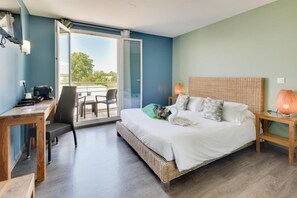 Rom – superior, 1 dobbeltseng, terrasse | Skrivebord, blendingsgardiner, lydisolert og barnesenger (inkludert)