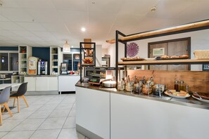 Daily buffet breakfast (EUR 13.90 per person)