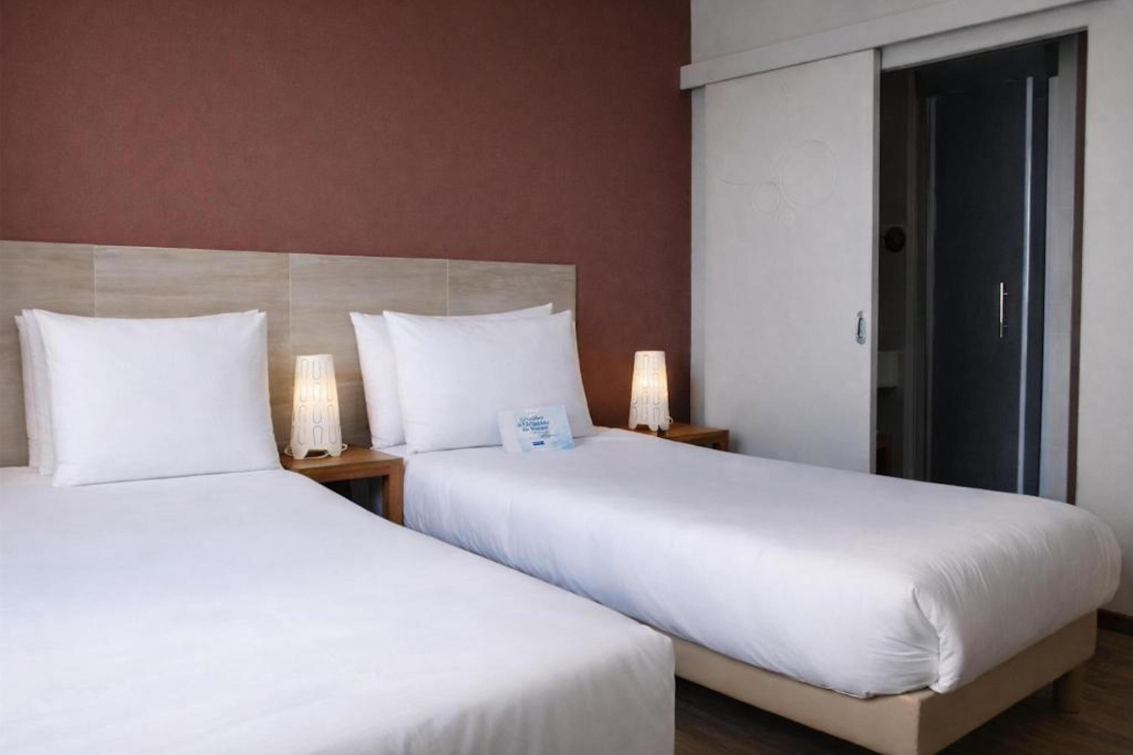 Chambre lit jumeaux standard | Tillgänglighetsanpassat badrum