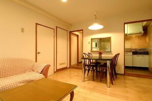 Familienzimmer, Nichtraucher (Up to 4 guests) | Kostenloses WLAN