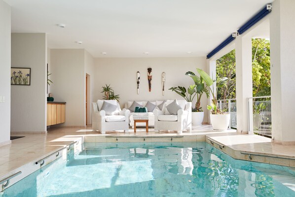 Indoor/outdoor pool