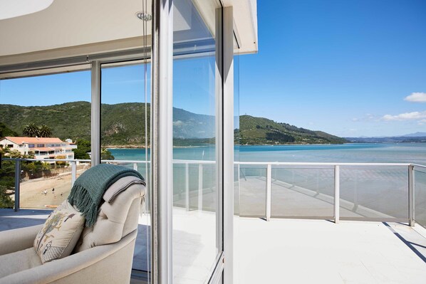 Interior detail - Milkwood Bay Self Catering Villa (Knysna)