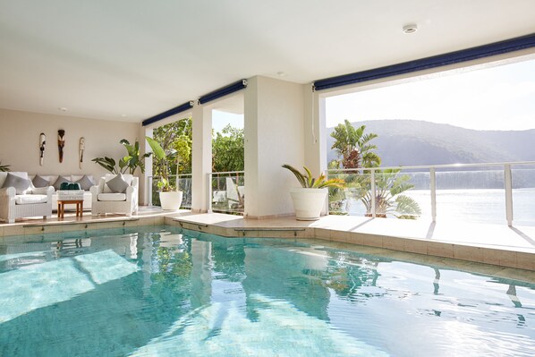 Indoor/outdoor pool