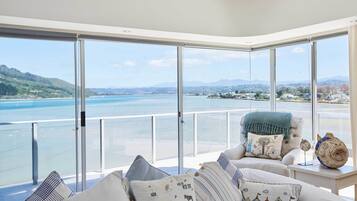 Luxury Villa, 5 Bedrooms, Private Pool, Lakeside | Living room | Flat-screen TV, fireplace