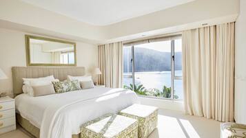 Luxury Villa, 5 Bedrooms, Private Pool, Lakeside | 5 bedrooms, hypo-allergenic bedding, in-room safe, free WiFi