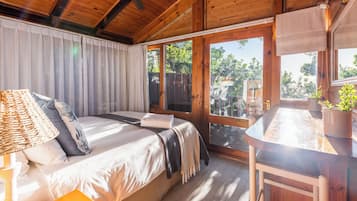 Waterfront Chalet | Sábanas de algodón egipcio y ropa de cama de alta calidad