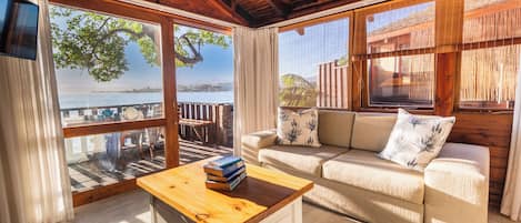 Waterfront Chalet | Living area
