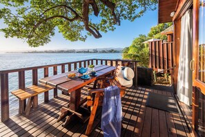 Waterfront Chalet | Terrace/patio