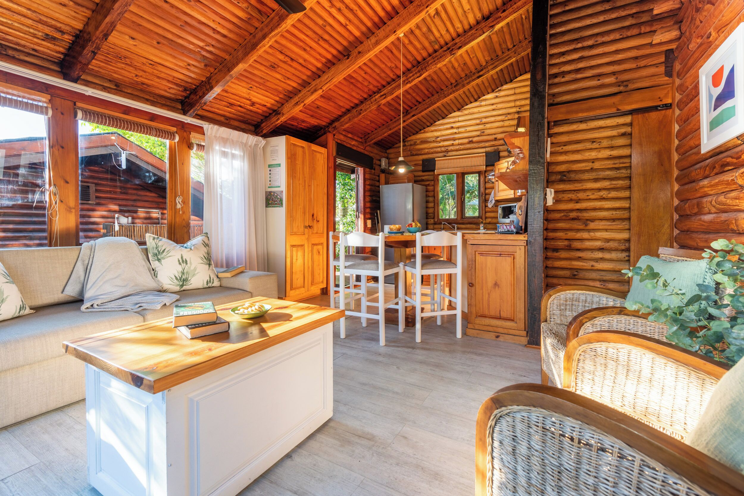 Hillside Chalet | Living area