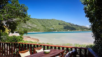 Waterfront Chalet | Balcony