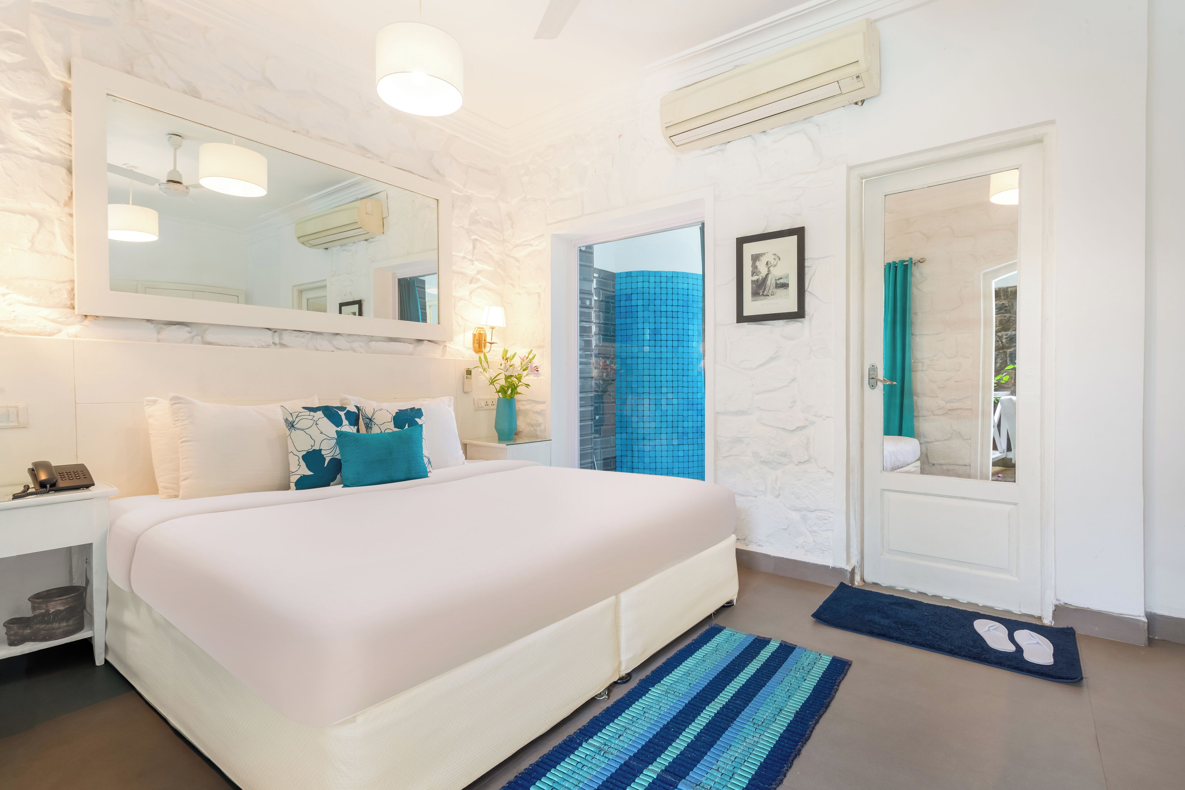 Literie de qualité, couette en duvet, minibar