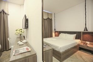 Comfort-huone, 1 makuuhuone, oma kylpyhuone | Työpöytä, ilmainen Wi-Fi