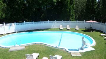 Seasonal outdoor pool, pool umbrellas, sun loungers