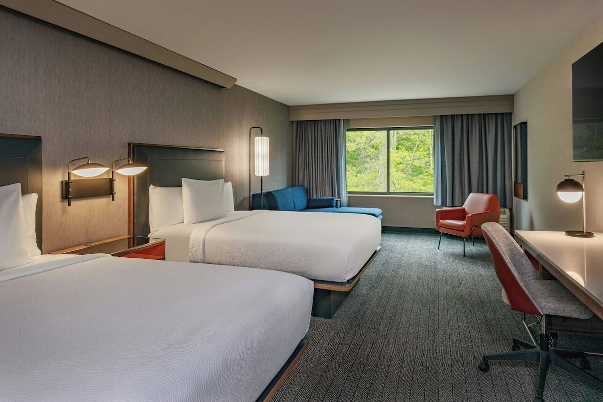 Studio, Multiple Beds | In-room safe, desk, iron/ironing board, free cribs/infant beds