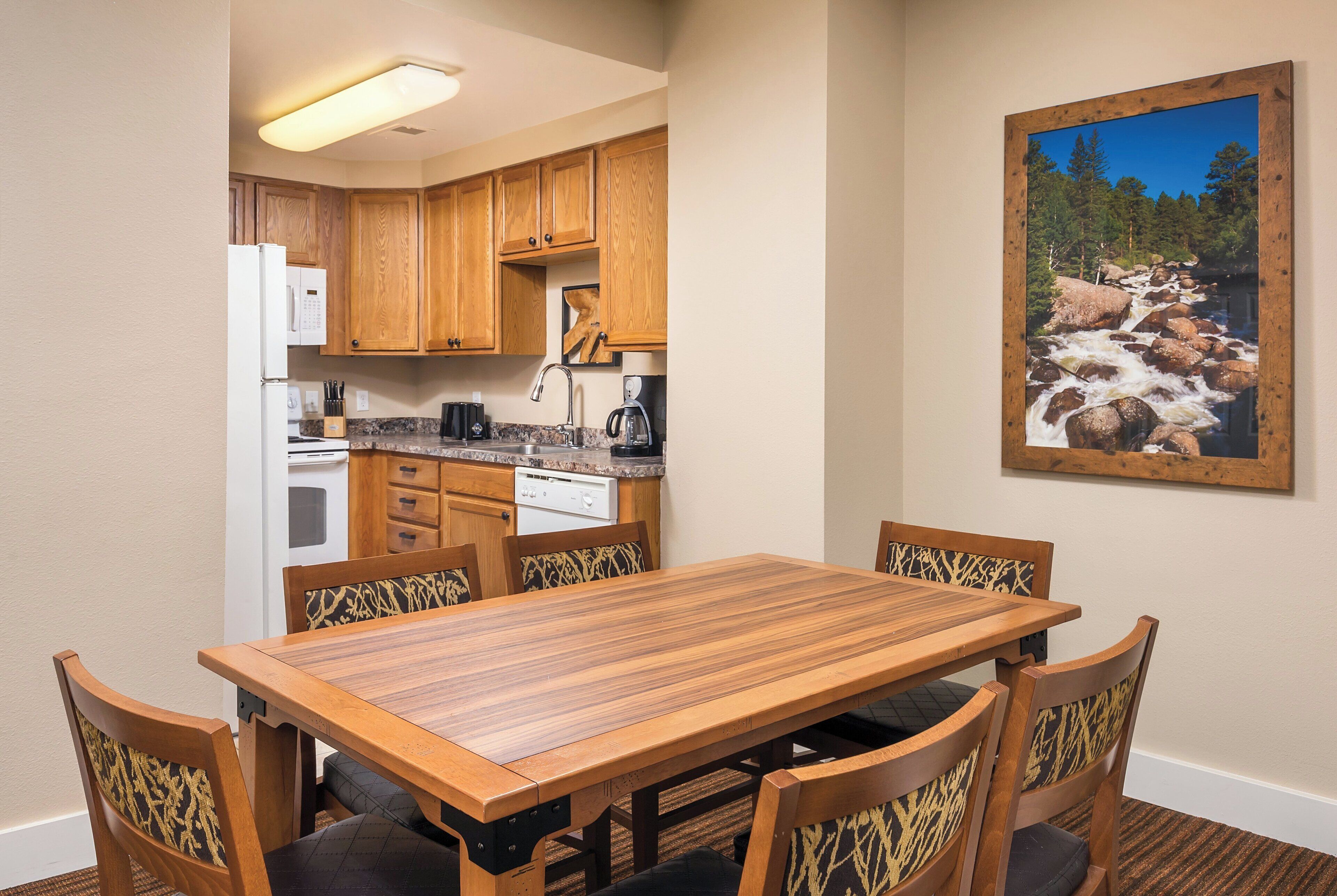 standard condo, 3 bedrooms | in-room dining