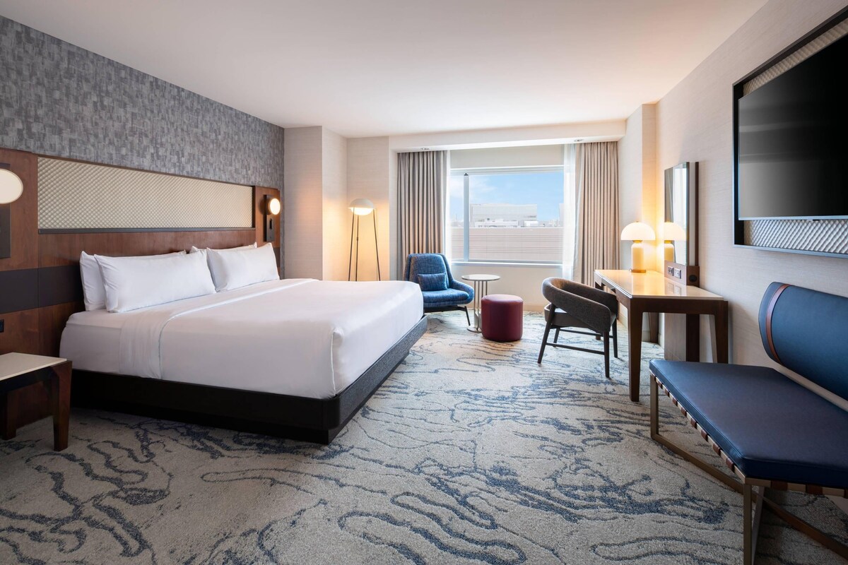 Premium bedding, down comforters, pillowtop beds, in-room safe