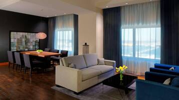 Suite, 1 habitación, no fumadores | Ropa de cama de alta calidad y edredones de plumas