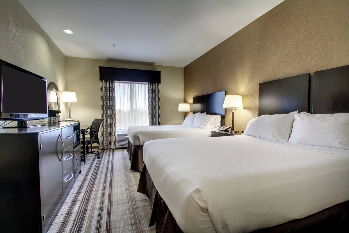 In-room safe, desk, laptop workspace, iron/ironing board