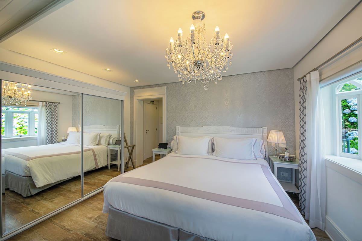 Silver Mountain | 1 bedroom, Egyptian cotton sheets, premium bedding, in-room safe