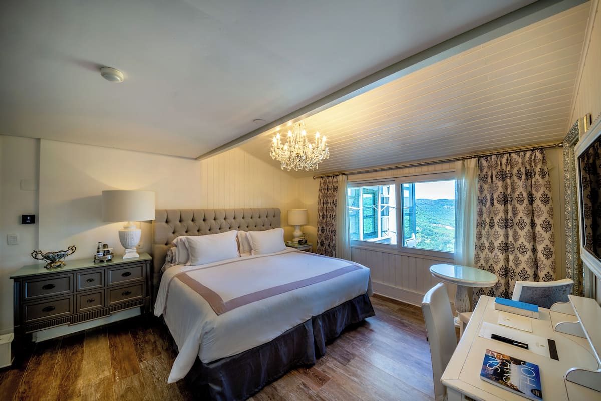Grey Mountain | 1 bedroom, Egyptian cotton sheets, premium bedding, in-room safe
