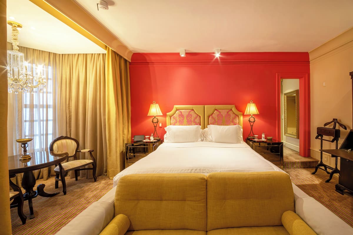 1 bedroom, Egyptian cotton sheets, premium bedding, in-room safe