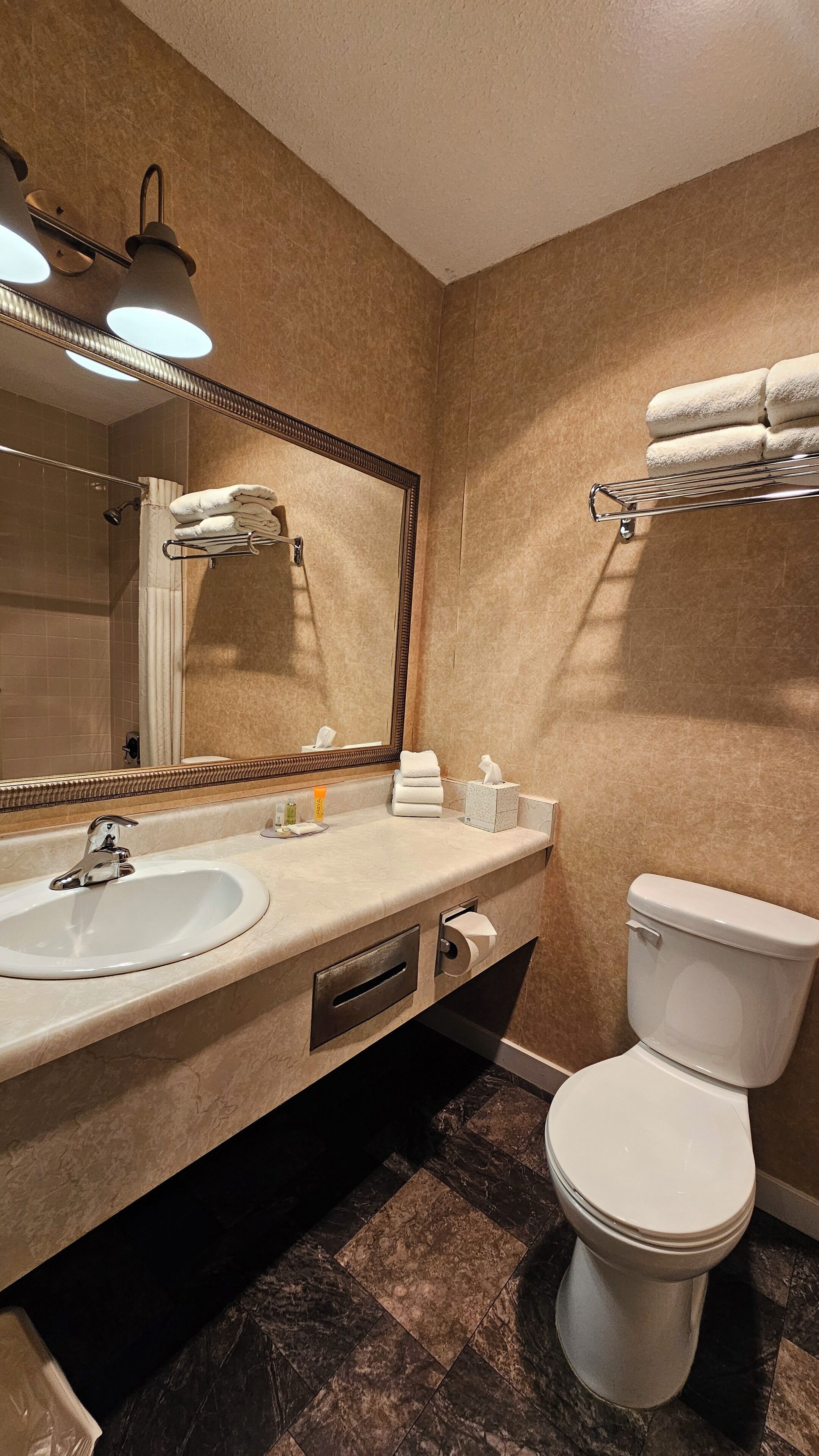 1 bedroom, premium bedding, tempur-pedic beds, minibar