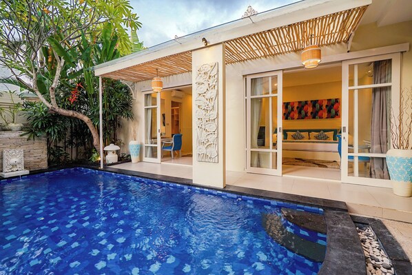 Private pool - Awila Villa Kuta (Kuta)